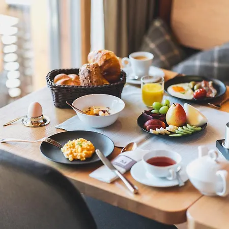 Mats Alpenquartier Bed & Breakfast 4*
