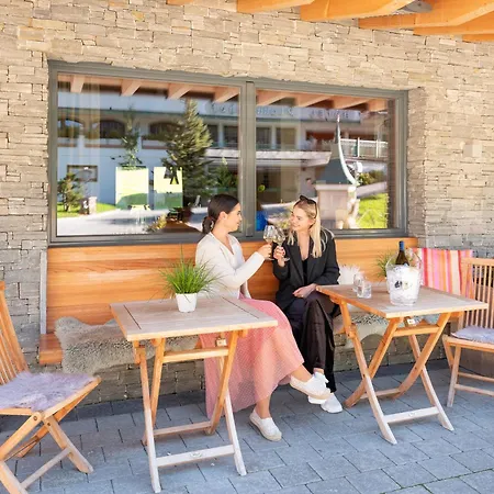 Mats Alpenquartier Bed and breakfast 4*